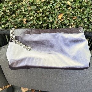 ▶️ Zara ◀️. TRF soft velour large wristlet